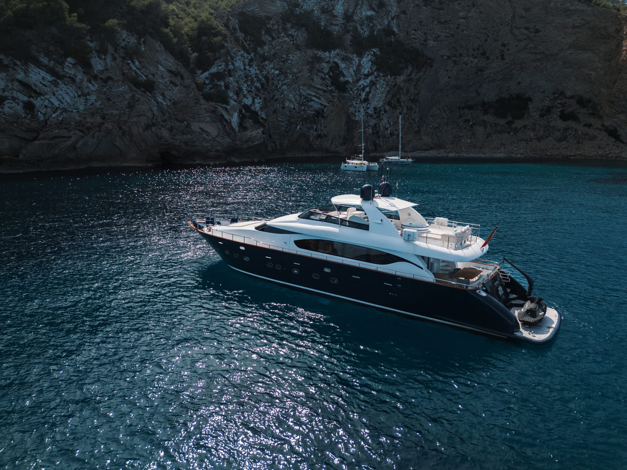 A Floating Palace Maiora 99 view 4 — Blackline Management