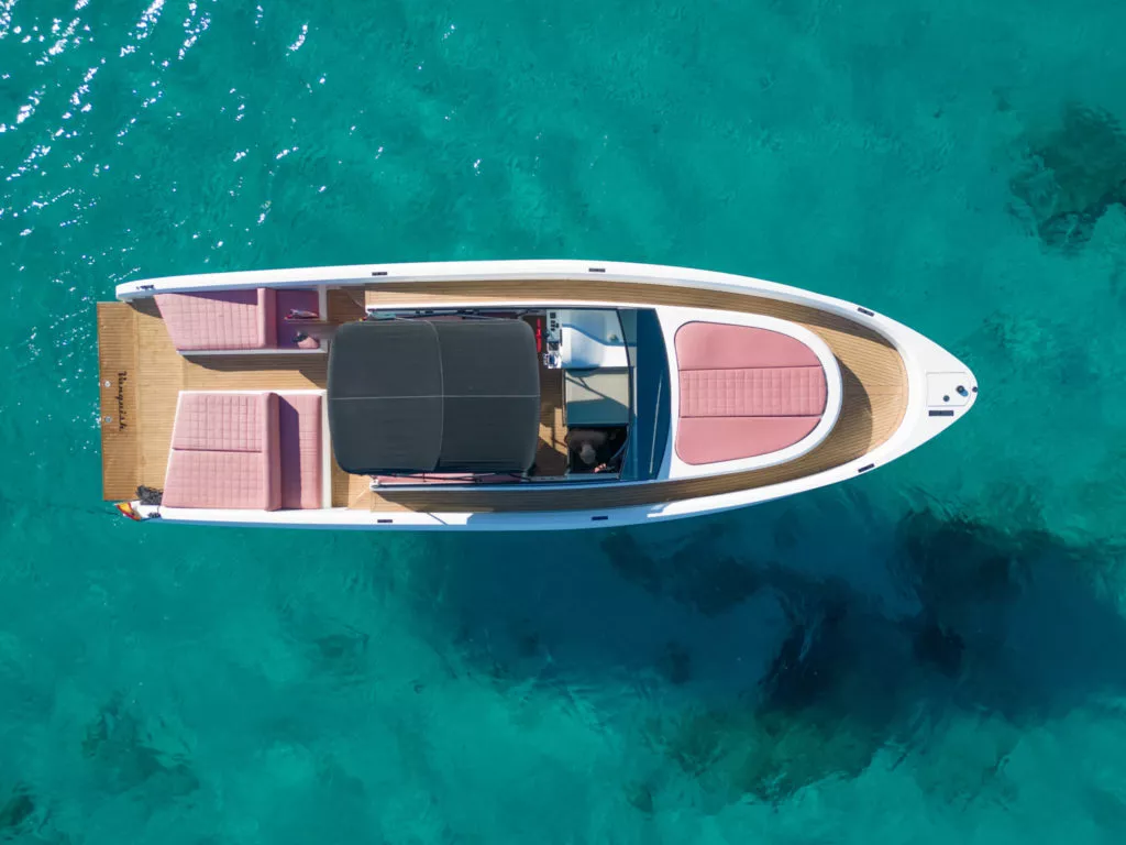 Eye Catching Vanquish 43 view 3 — Blackline Management