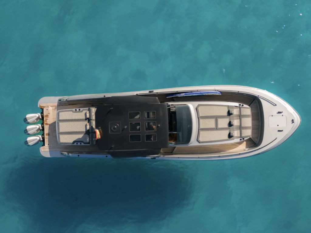 Flying Across The Water Canados Gladiator 49 view 4 — Blackline Management