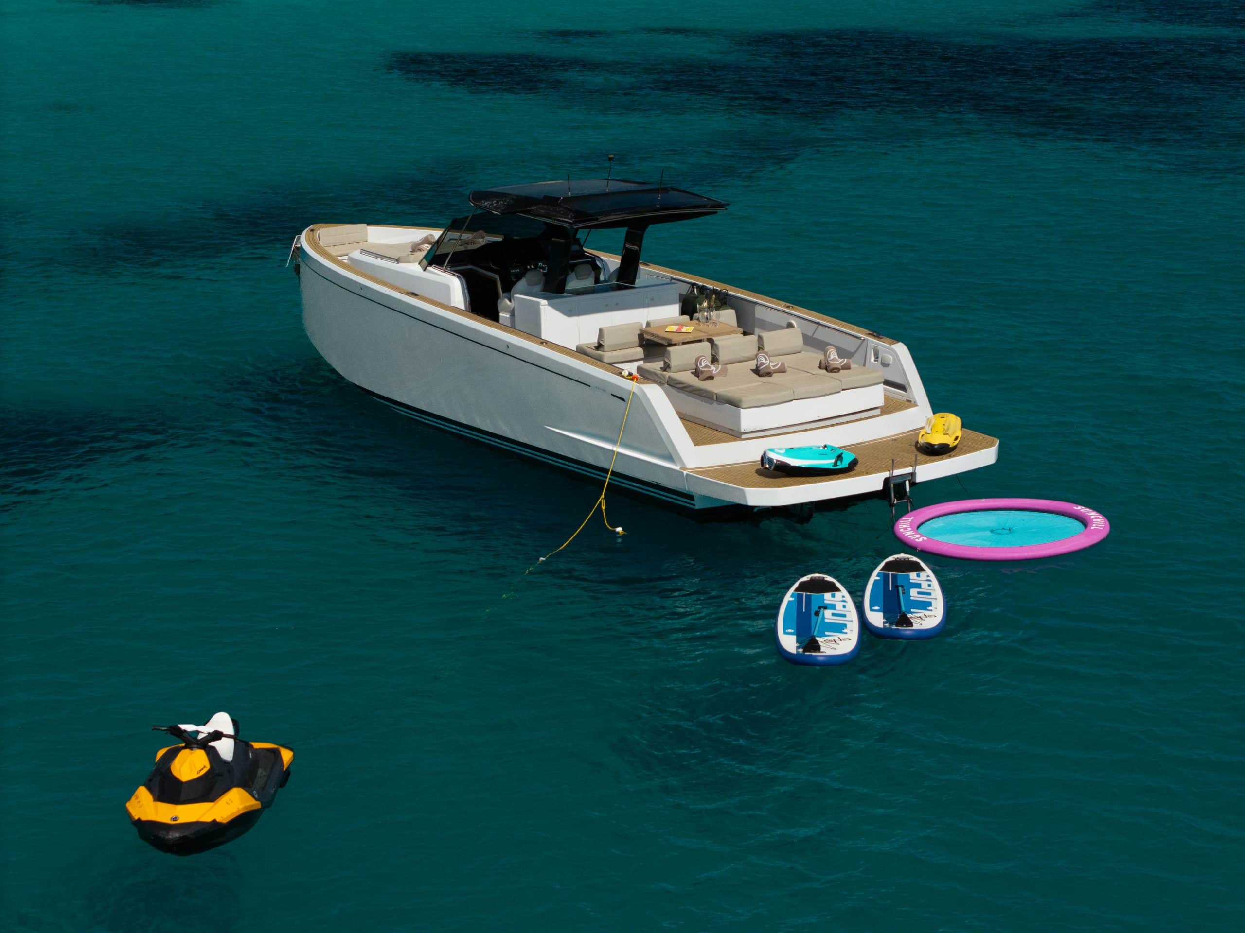 Premium Experience On The Water Pardo 43 view 3 — Blackline Management